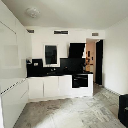 Piso En Zona Tranquila De - Torrequebrada Golf Apartment เบนัลมาเดนา ภายนอก รูปภาพ