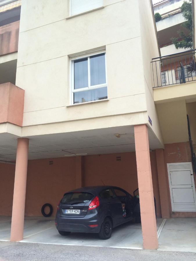 Piso En Zona Tranquila De - Torrequebrada Golf Apartment เบนัลมาเดนา ภายนอก รูปภาพ