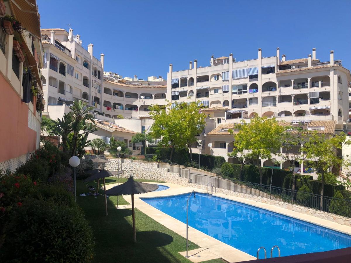 Piso En Zona Tranquila De - Torrequebrada Golf Apartment เบนัลมาเดนา ภายนอก รูปภาพ