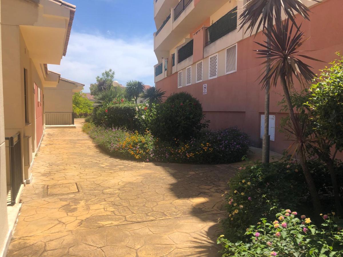 Piso En Zona Tranquila De - Torrequebrada Golf Apartment เบนัลมาเดนา ภายนอก รูปภาพ
