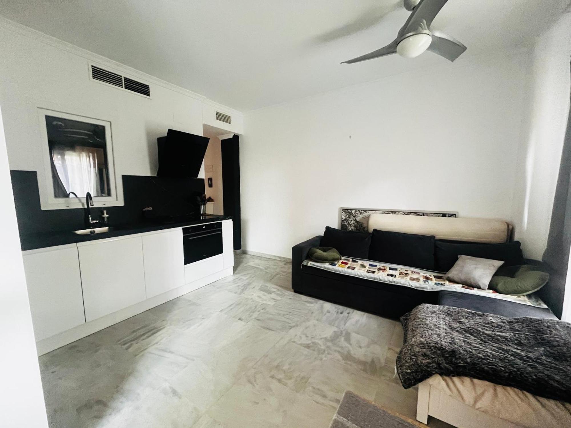 Piso En Zona Tranquila De - Torrequebrada Golf Apartment เบนัลมาเดนา ภายนอก รูปภาพ